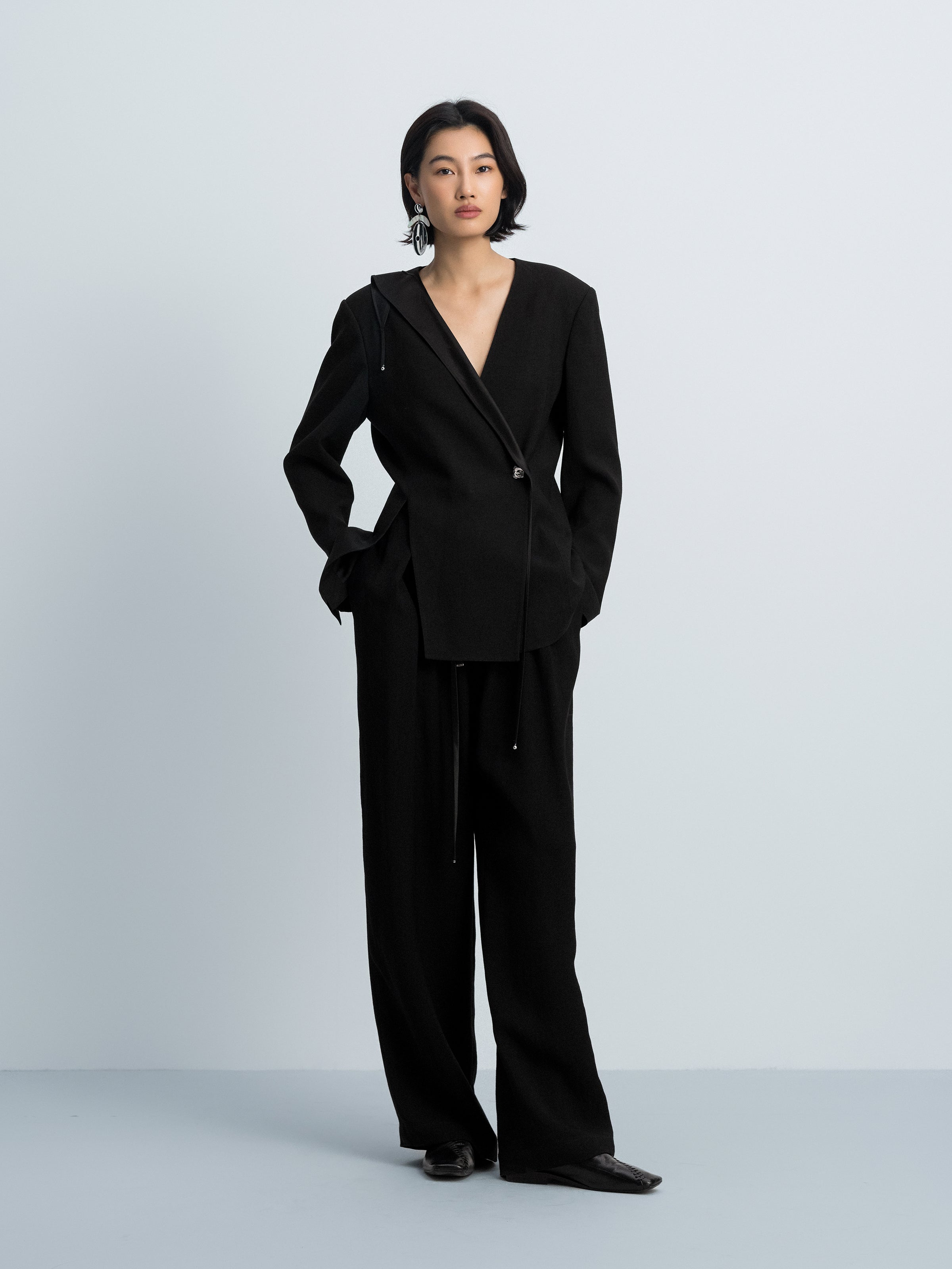 Black Diacetate Linen Weave V-Neck Metal Hardware Blazer