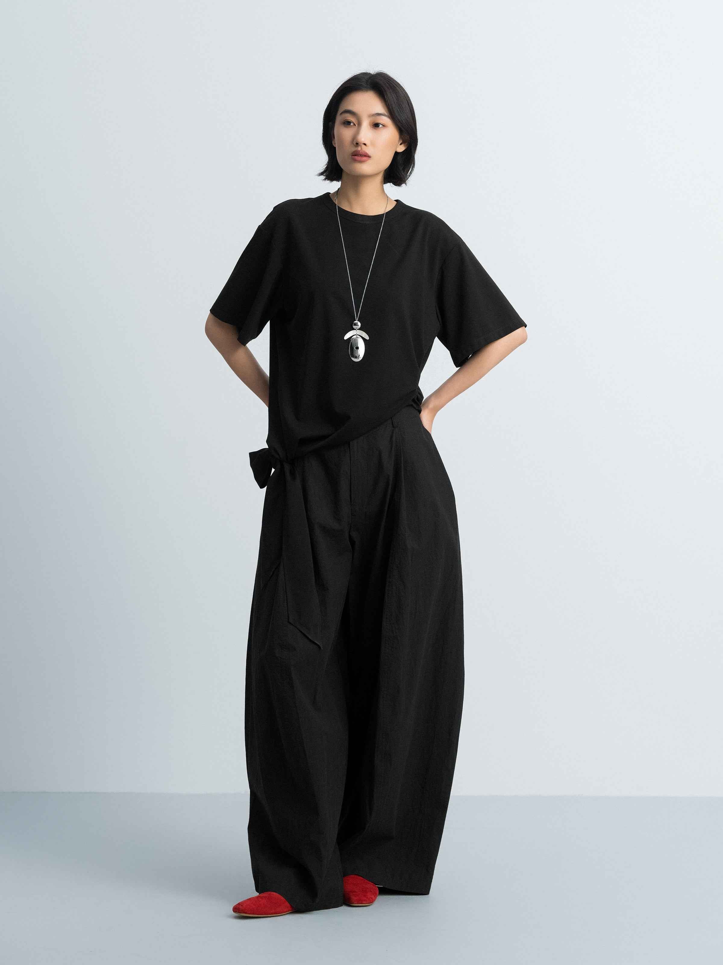 Black Silk Romanit Knot Hem Short-Sleeve T-Shirt