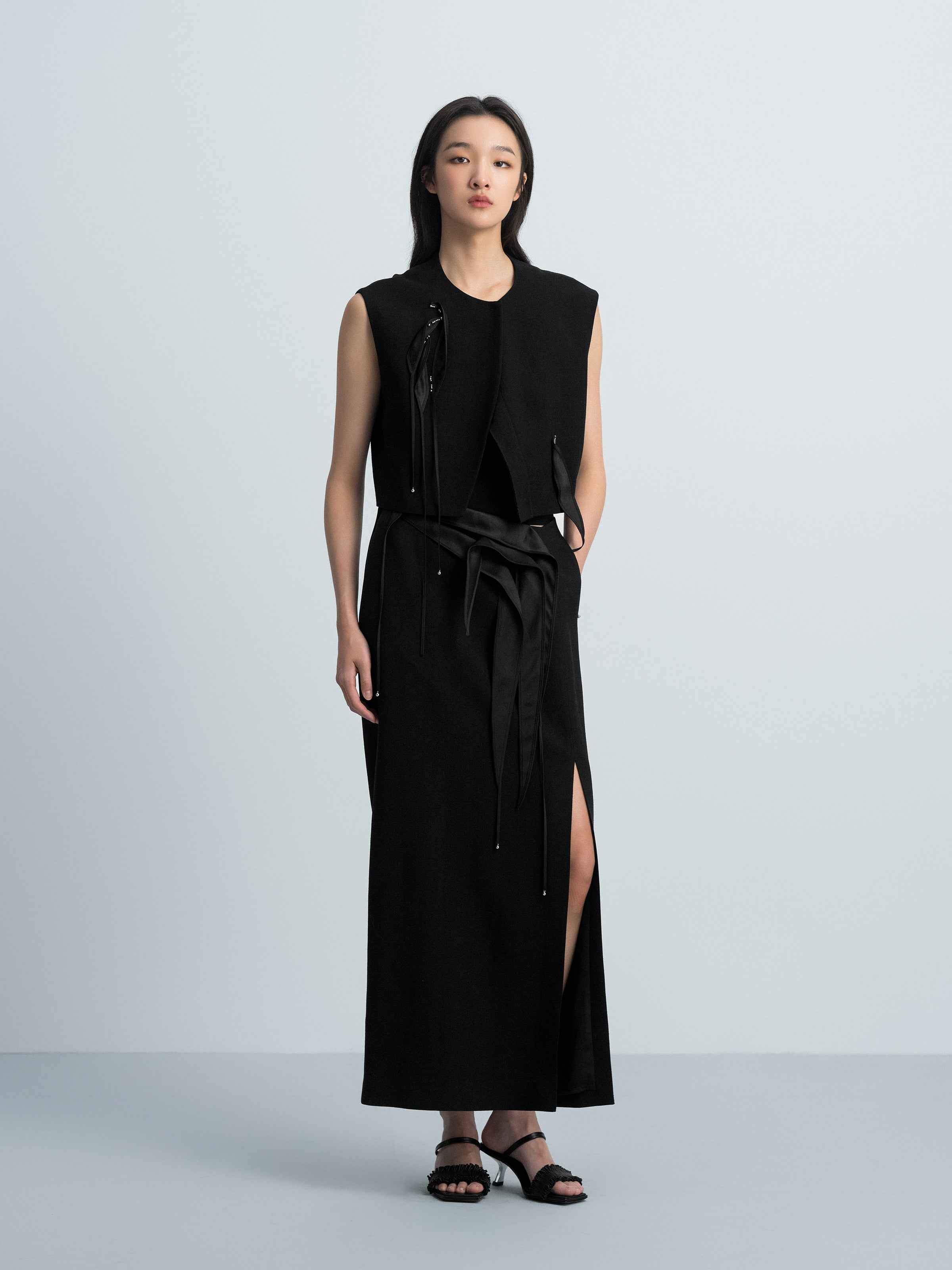Black Diacetate Linen Weave Cropped Straight Short Vest