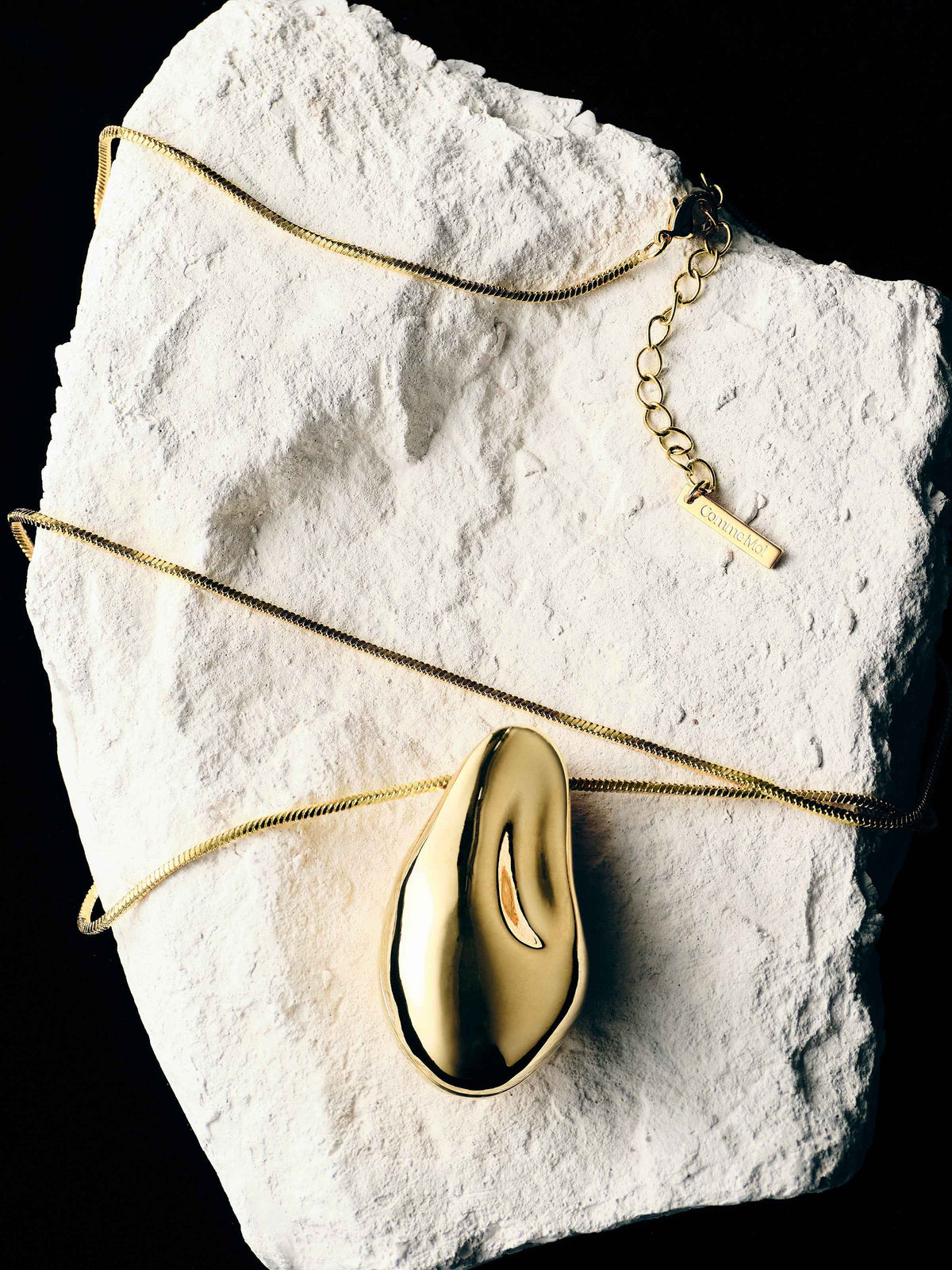 Teardrop‑Pendant Necklace