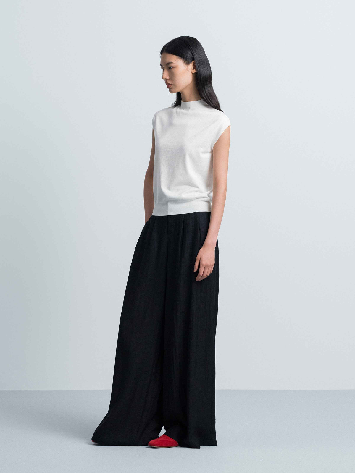 Off White Mulberry Silk Semi-High Neck Cap Sleeve Pullover