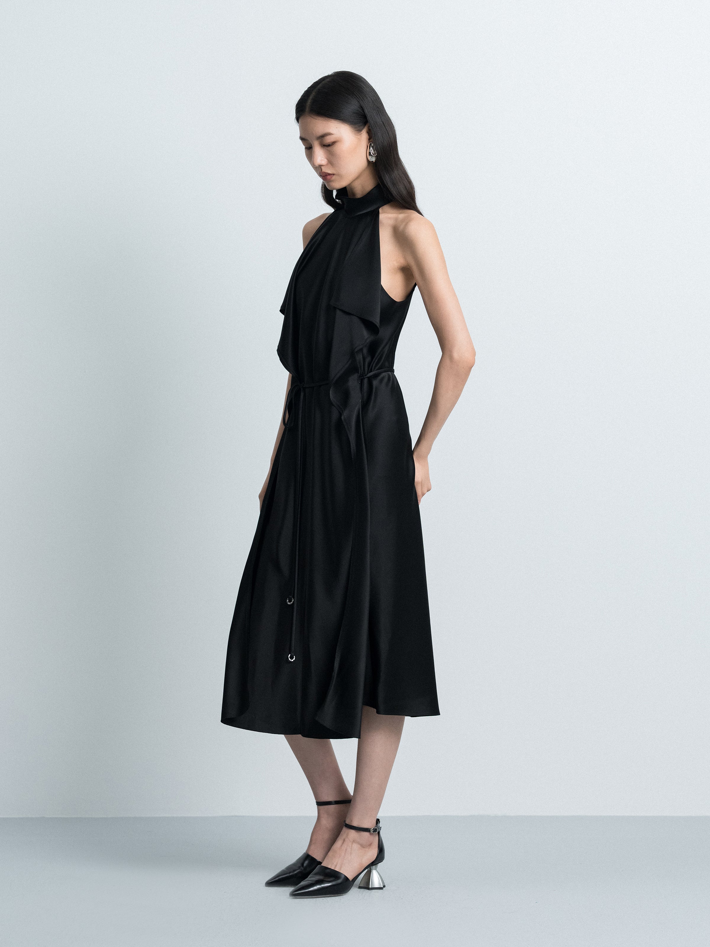 Sleeveless Dress with Ruffle Trims