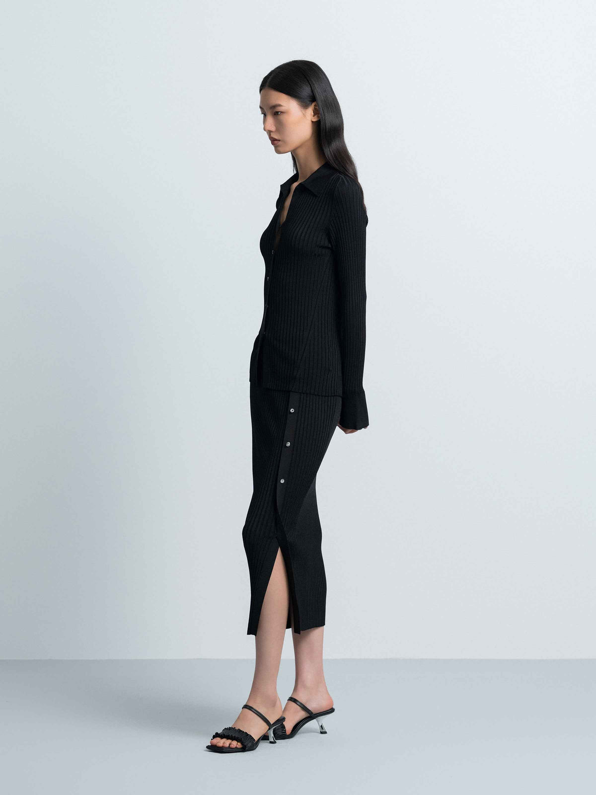 Black Viscose Blend Wide Rib Silver Snap Cardigan