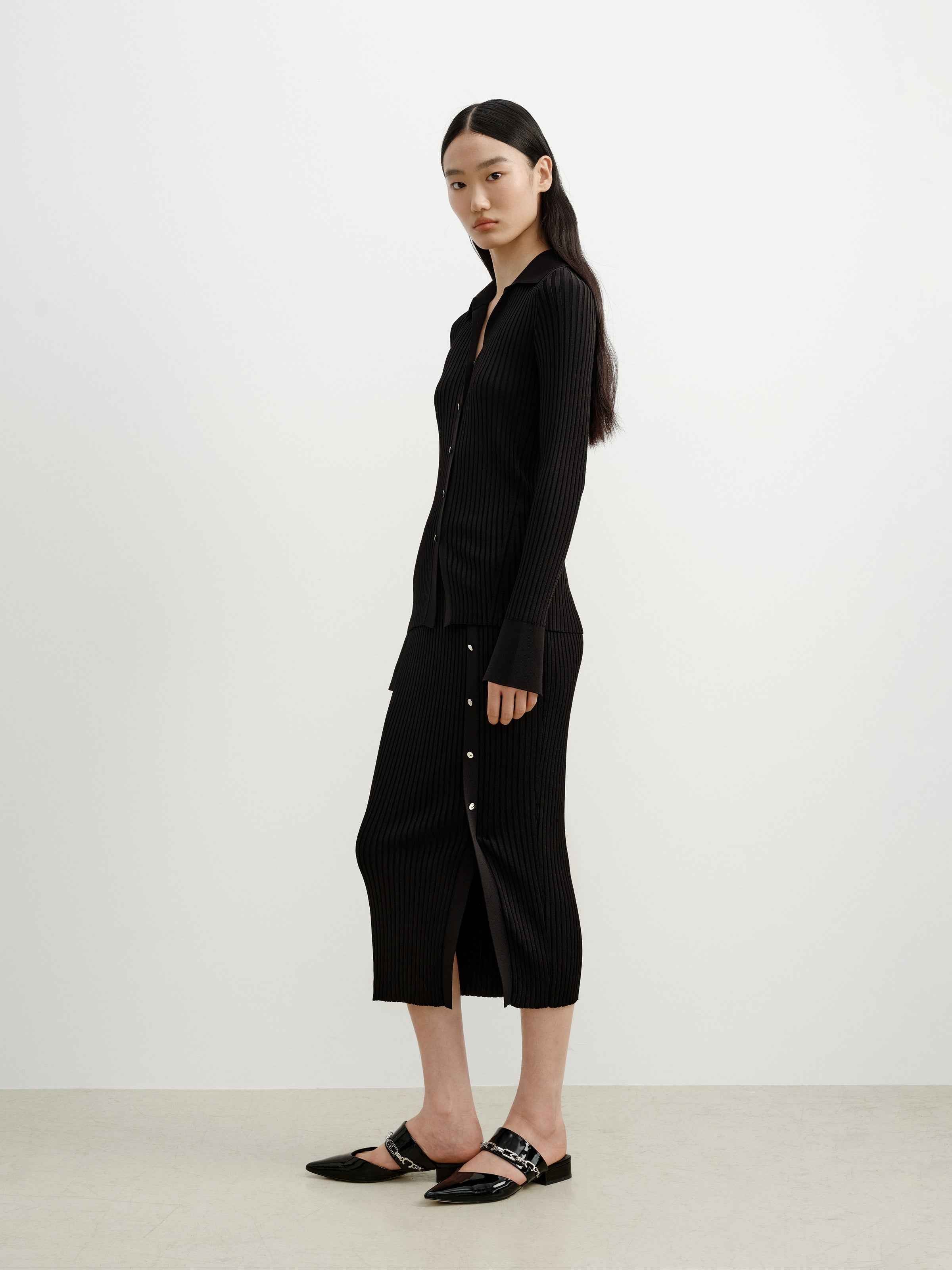 Black Viscose Blend Wide Rib Silver Snap Cardigan