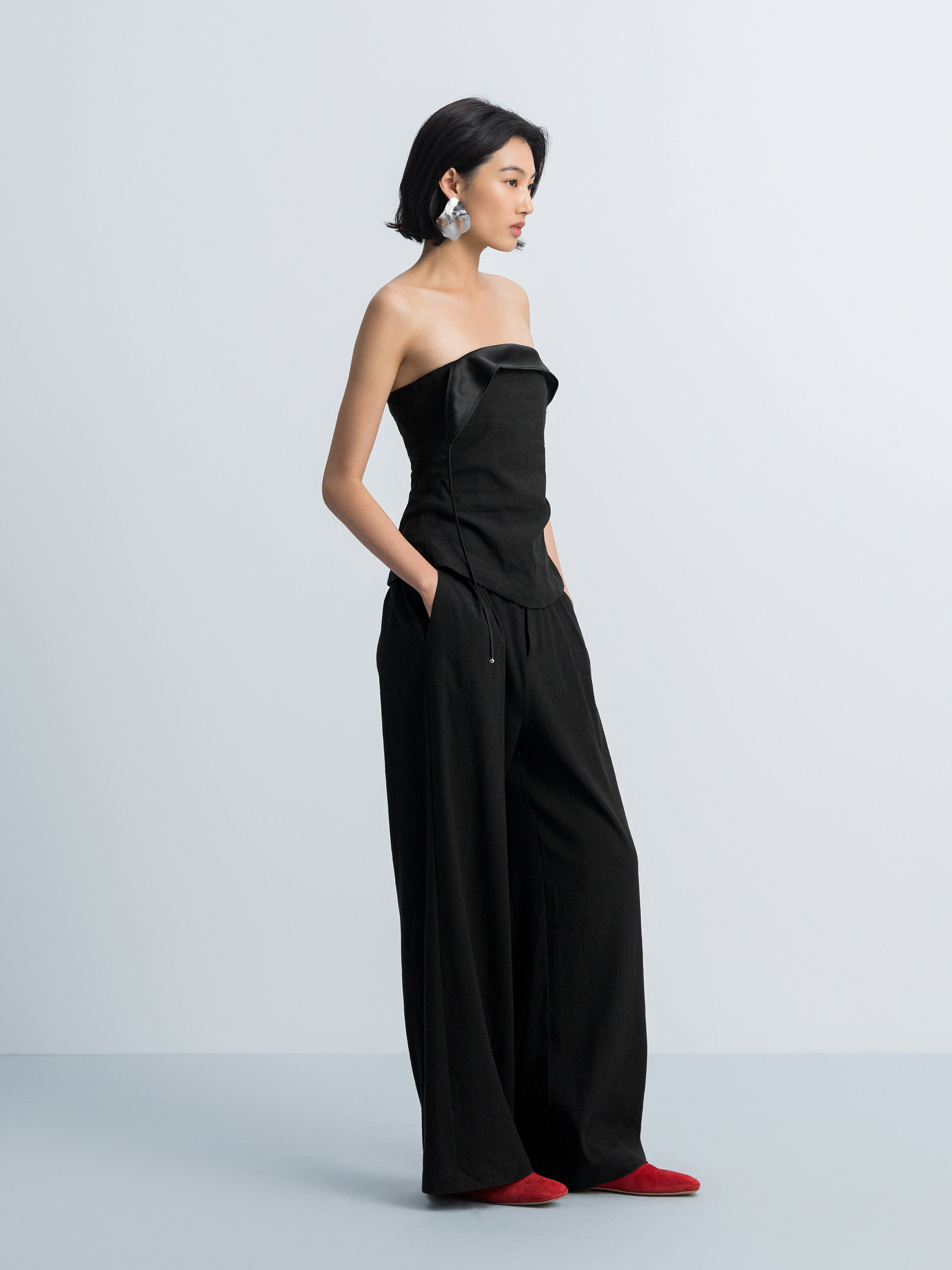 Black Linen Blend Strapless Clean Line Tube Top