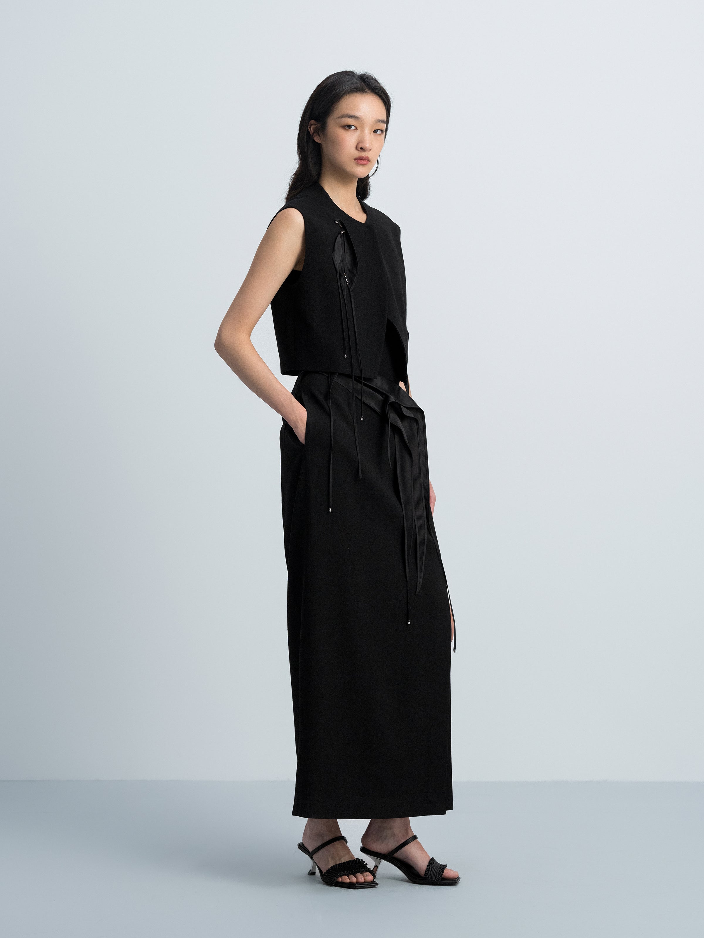 Black Diacetate Linen Weave Cropped Straight Short Vest