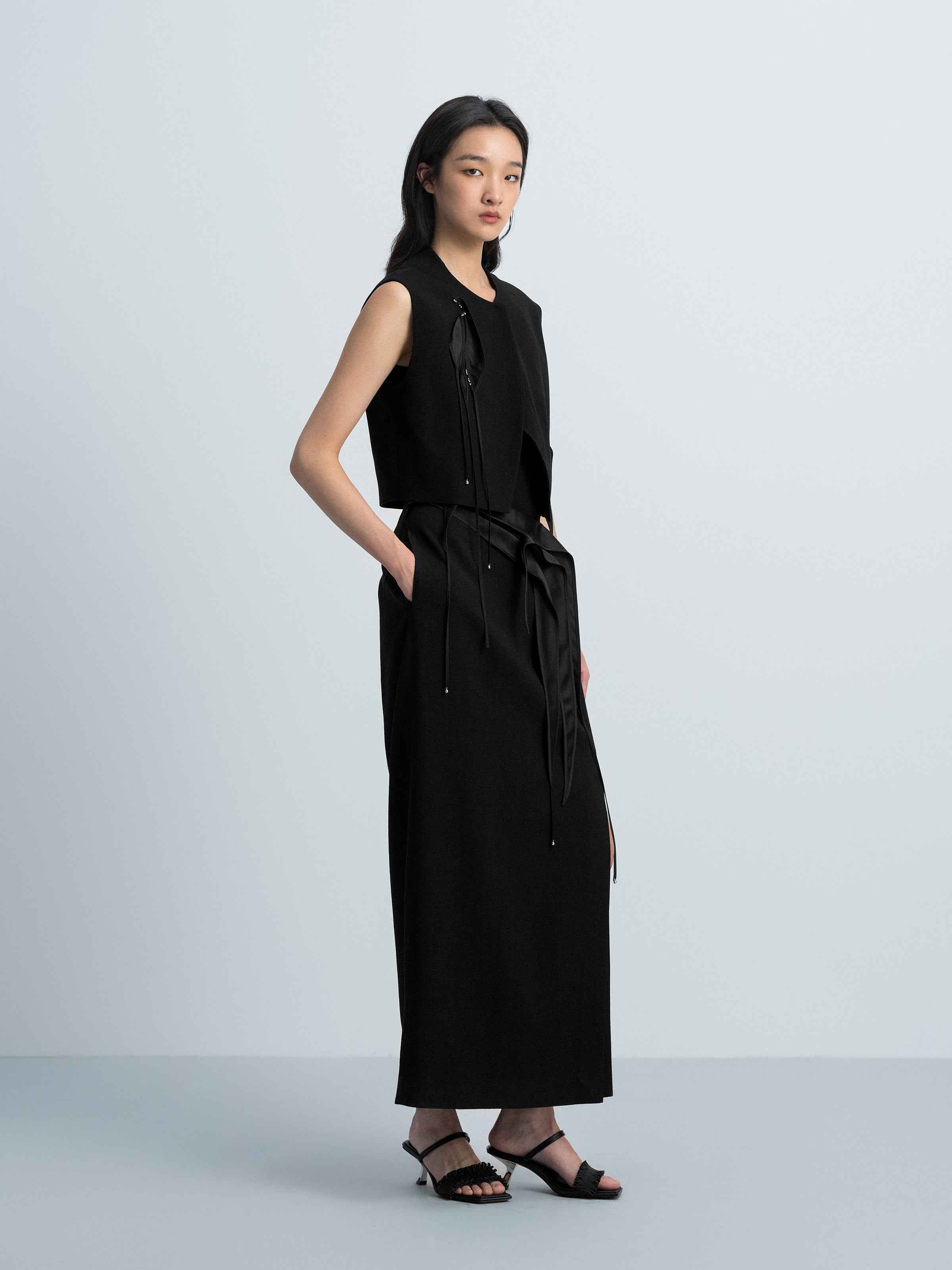 Black Diacetate Linen Weave Cropped Straight Short Vest