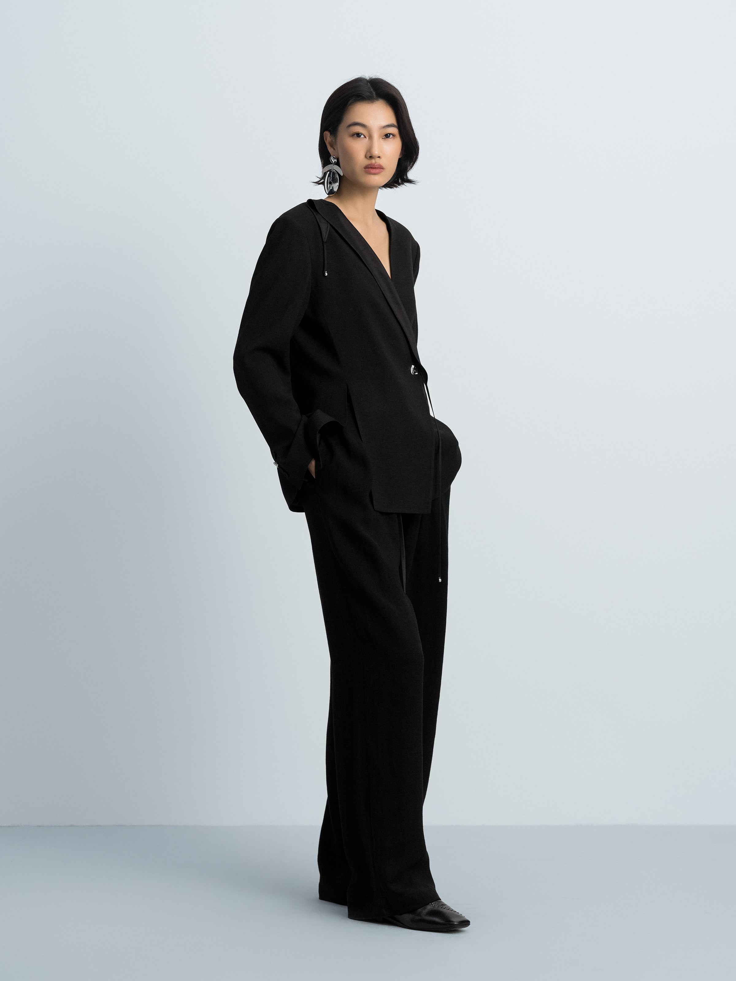 Black Diacetate Linen Weave V-Neck Metal Hardware Blazer