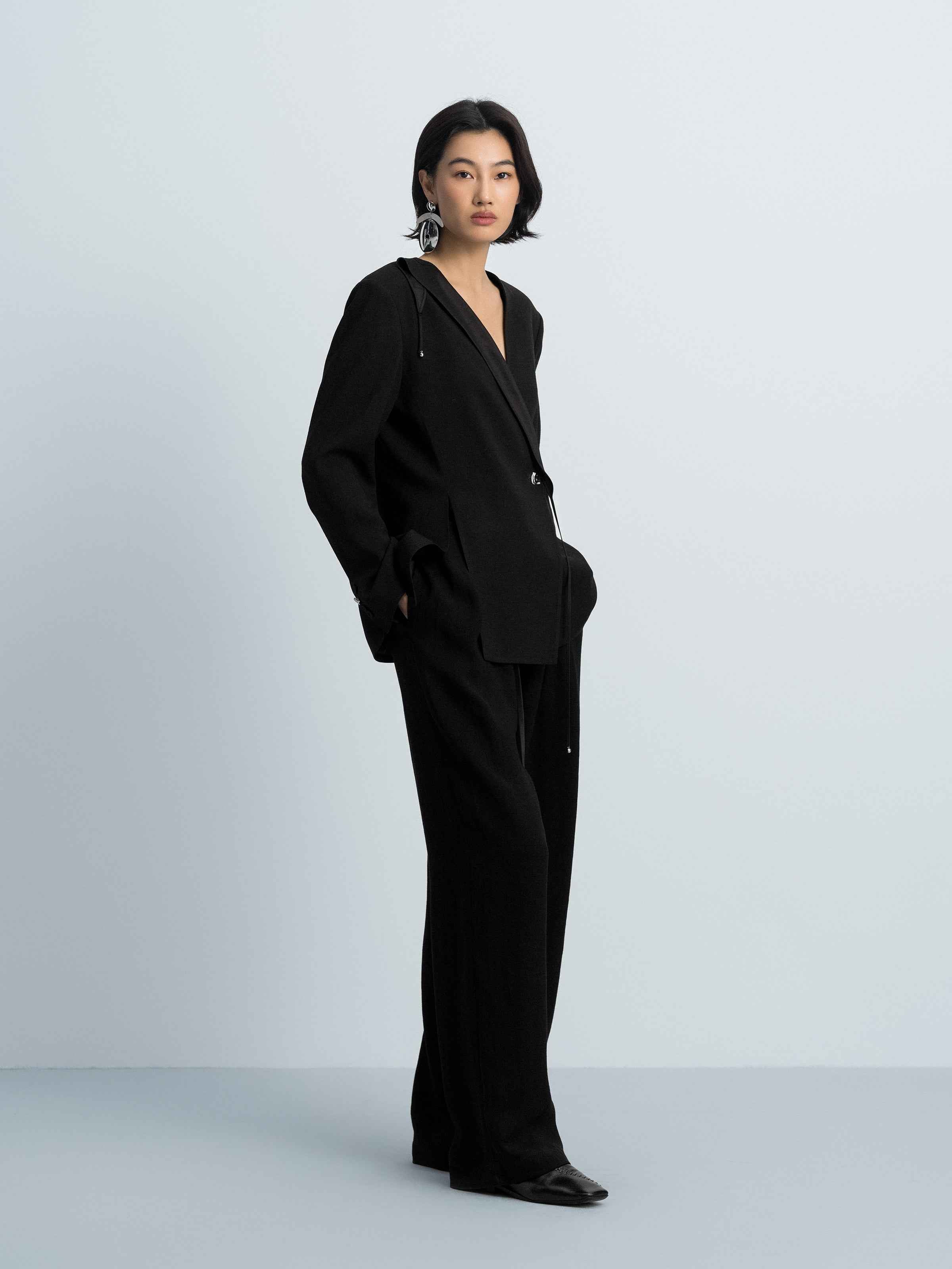 Black Diacetate Linen Weave V-Neck Metal Hardware Blazer