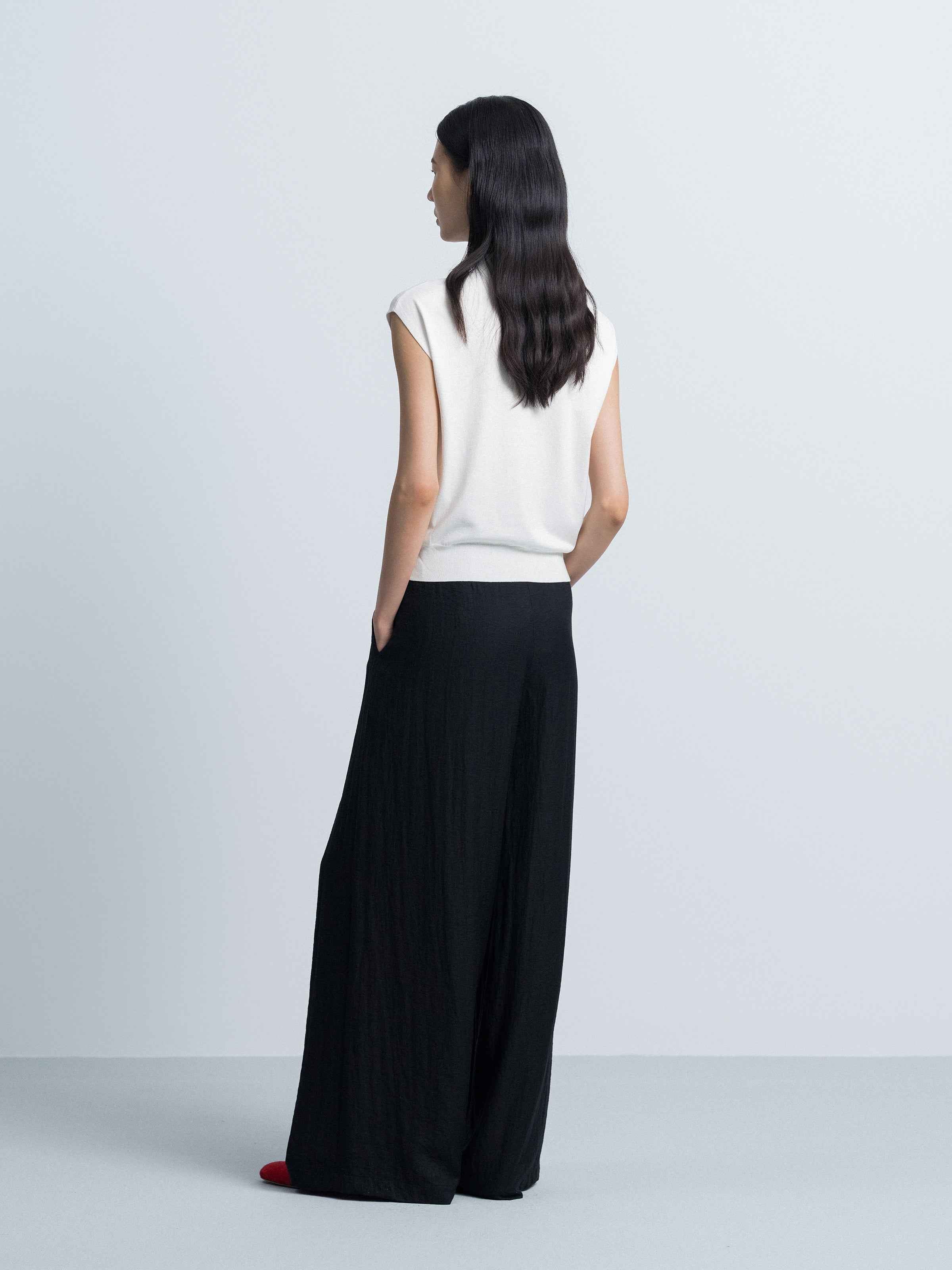 Off White Mulberry Silk Semi-High Neck Cap Sleeve Pullover