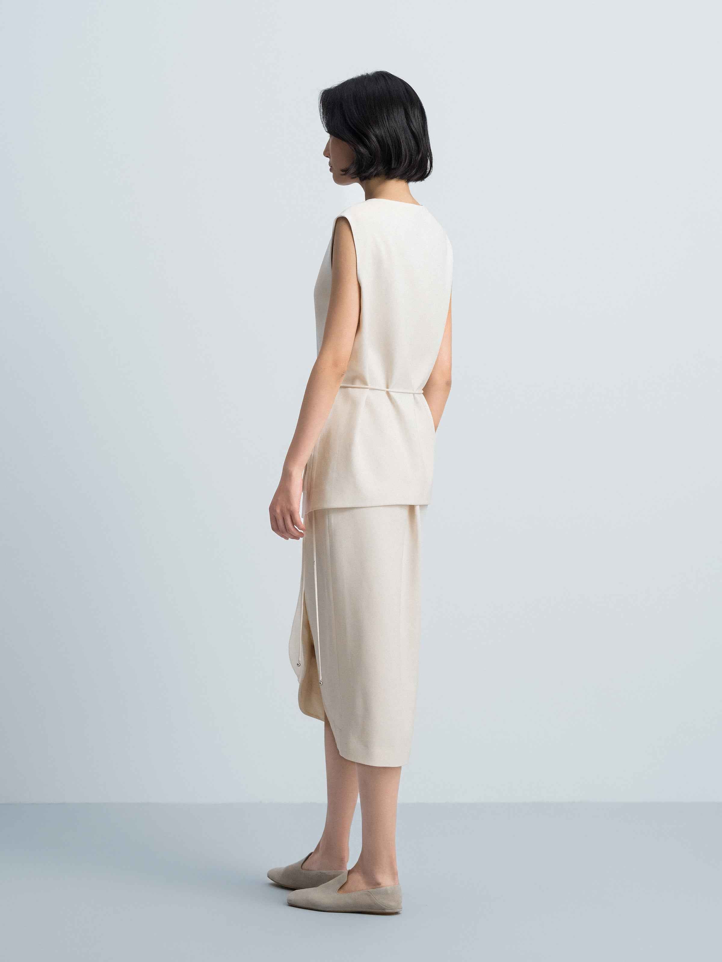 Cream White Triacetate Petal Pendant Straight Midi Vest