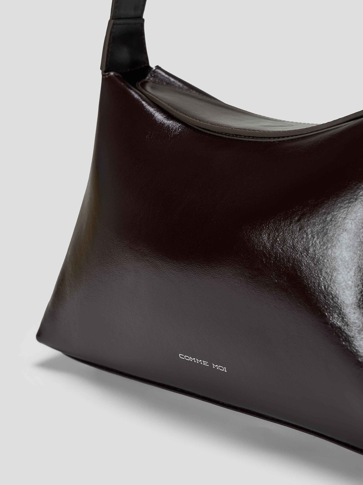 Galbe Shoulder Bag