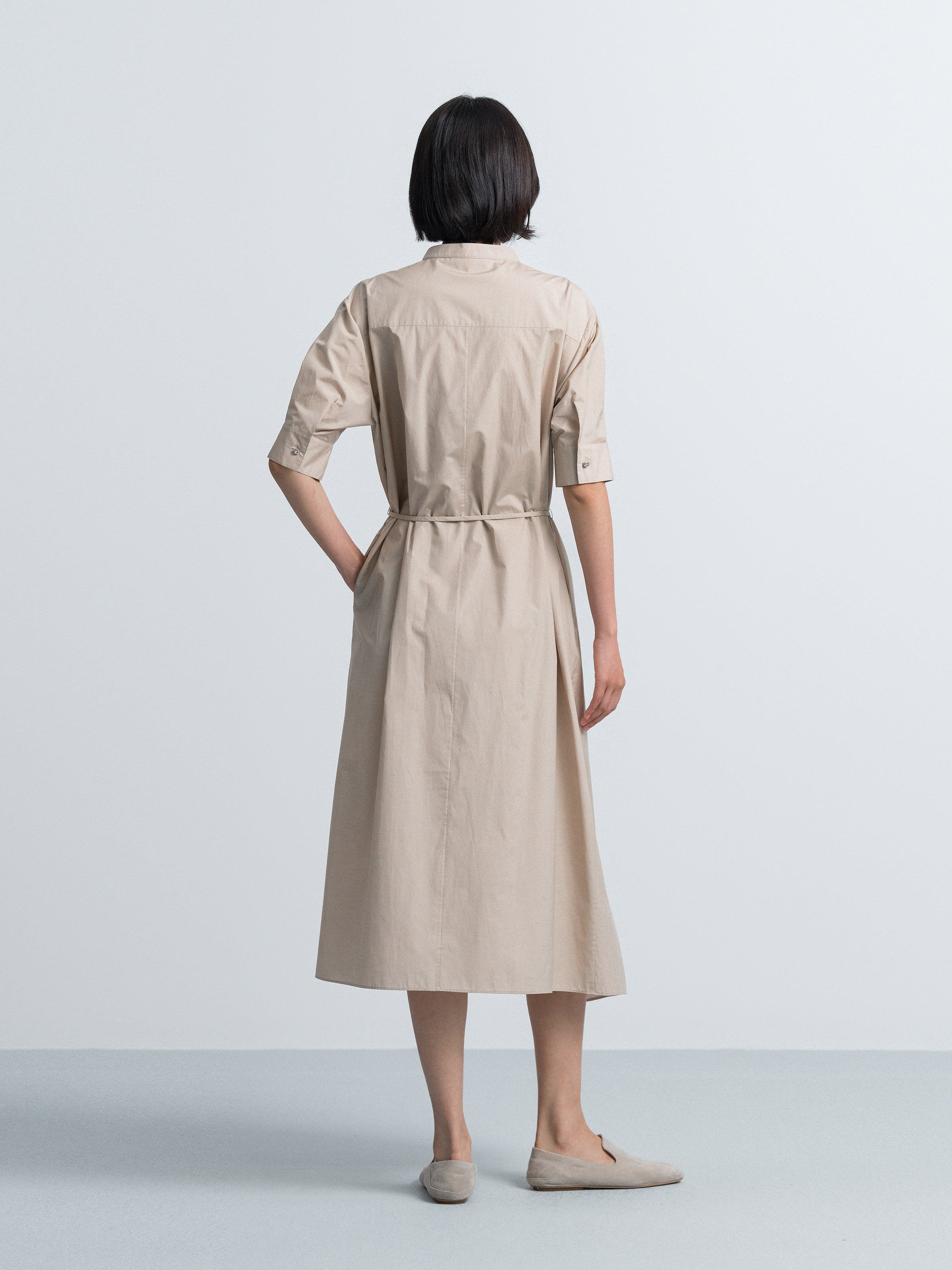 Robe chemise évasée à nouer au col en coton et polyester kaki clair
