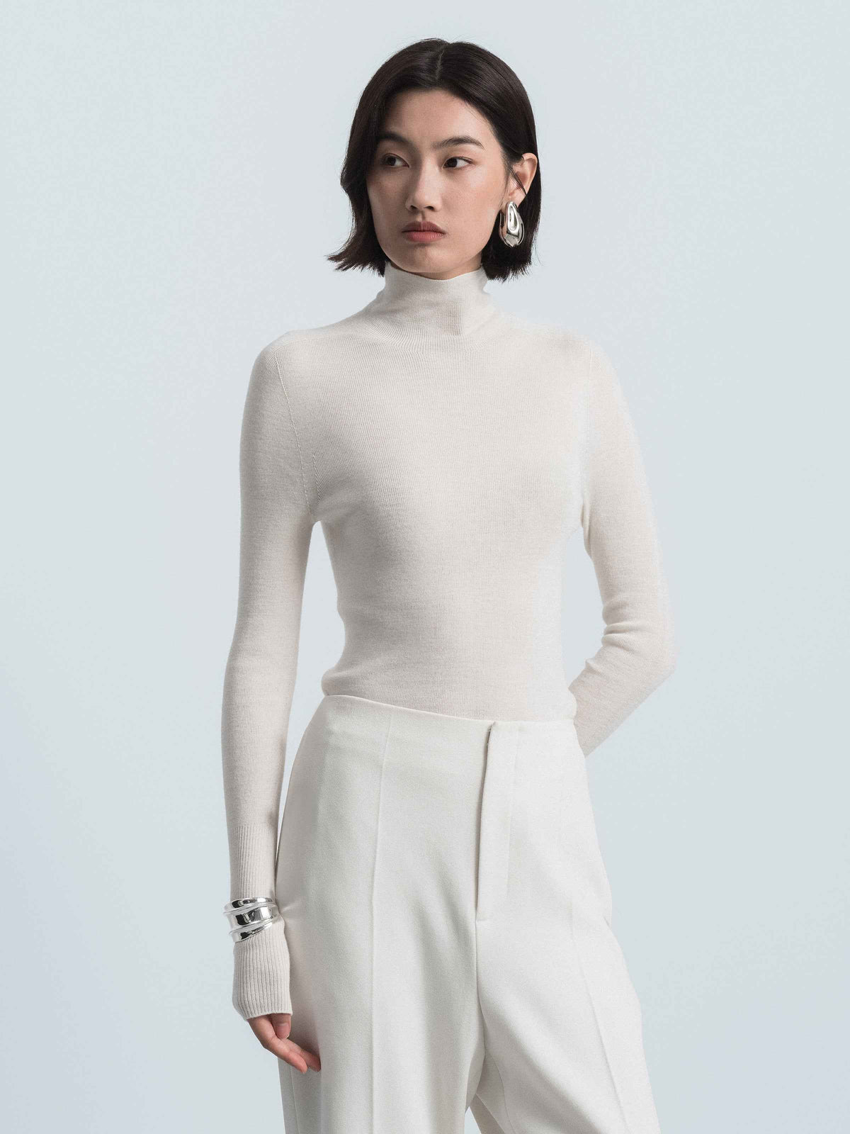 Asymmetrical Streamline‑Cuff Bracelet