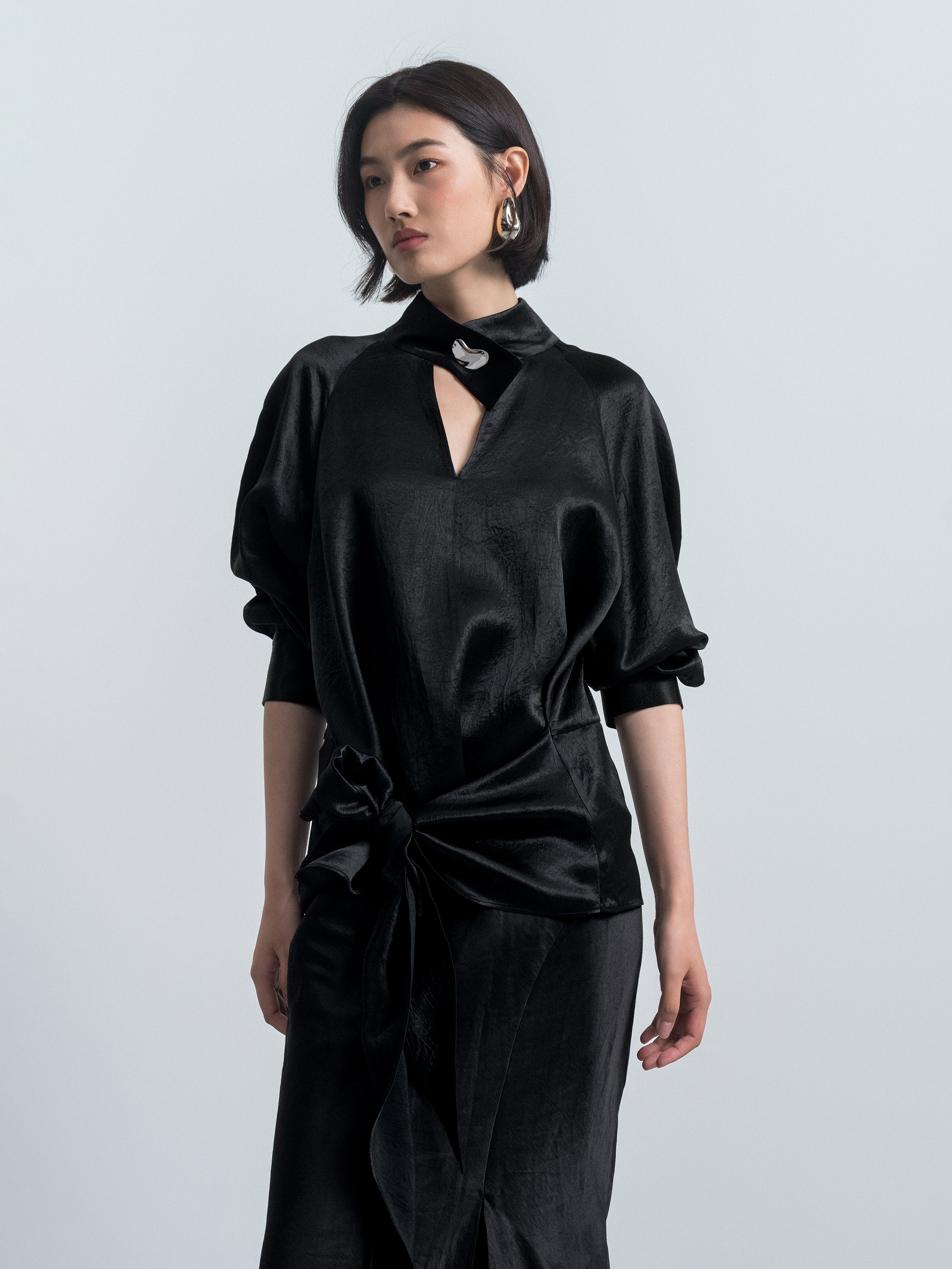 Layered Fitted Waist Turtleneck Top
