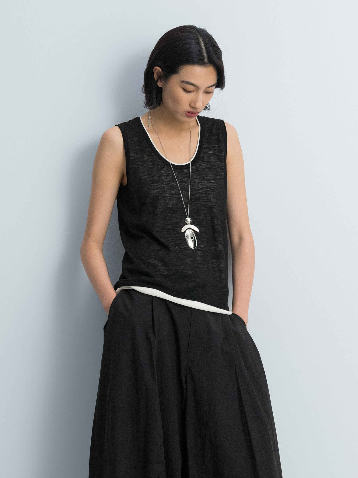 Black Two Yarn Color-Block Loose Straight Knit Vest