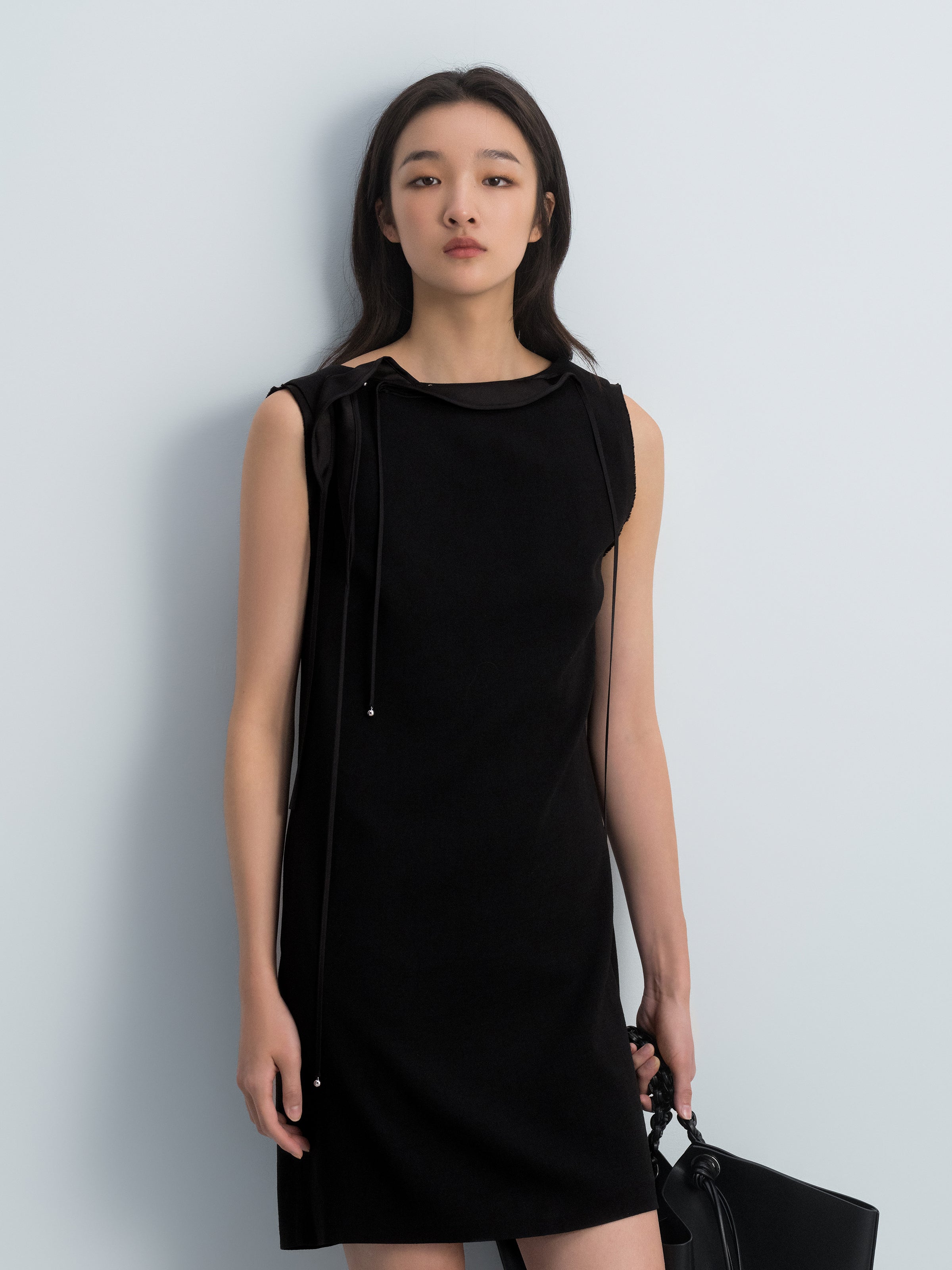 Black Diacetate Linen Weave Back V Knot Sleeveless Dress