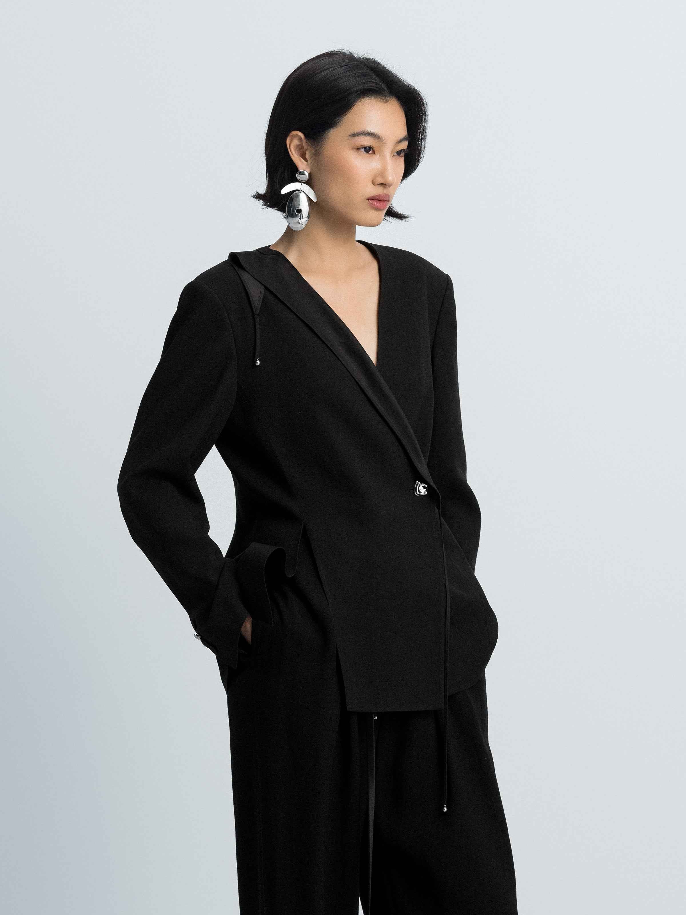 Black Diacetate Linen Weave V-Neck Metal Hardware Blazer