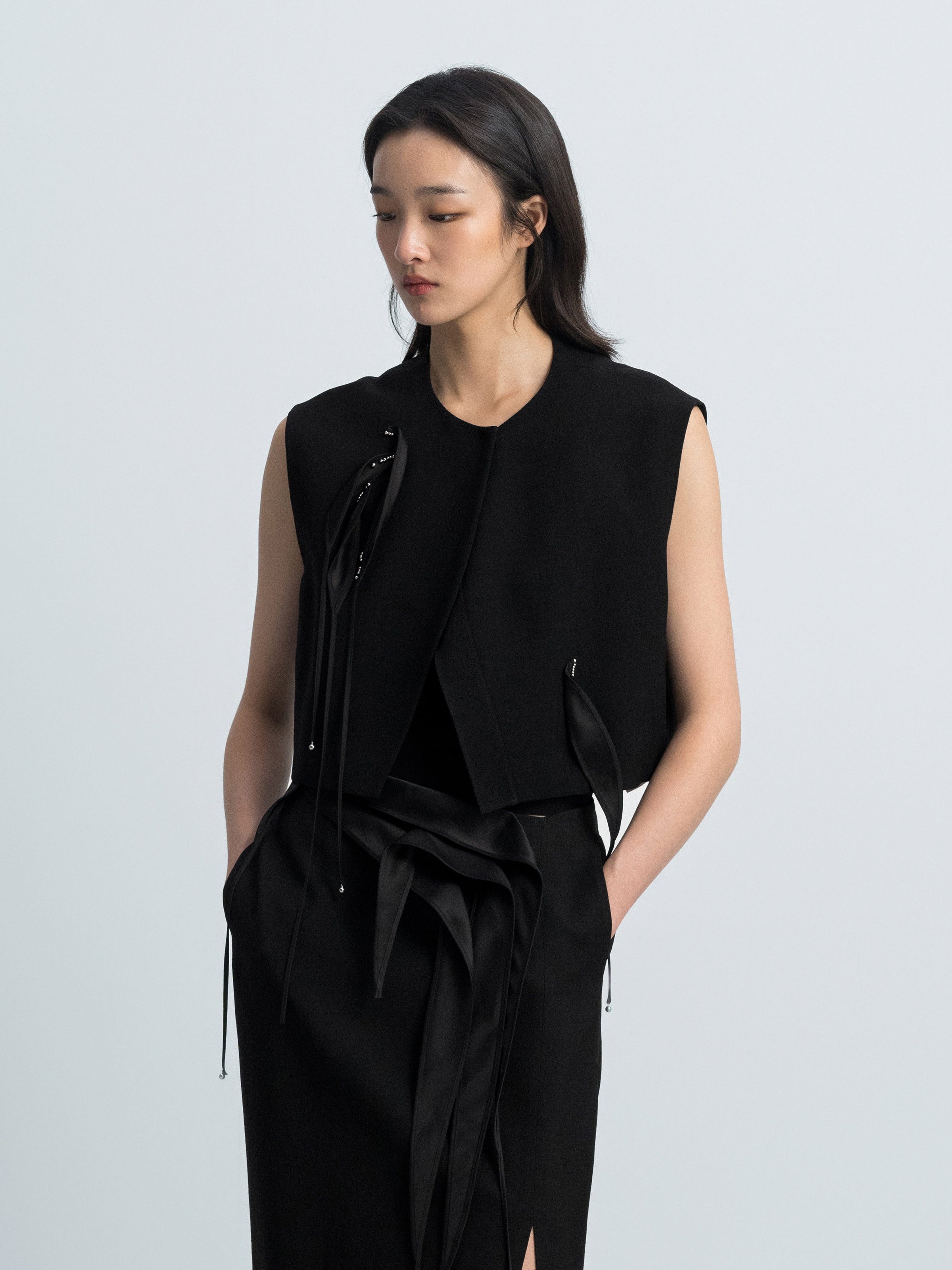 Black Diacetate Linen Weave Cropped Straight Short Vest