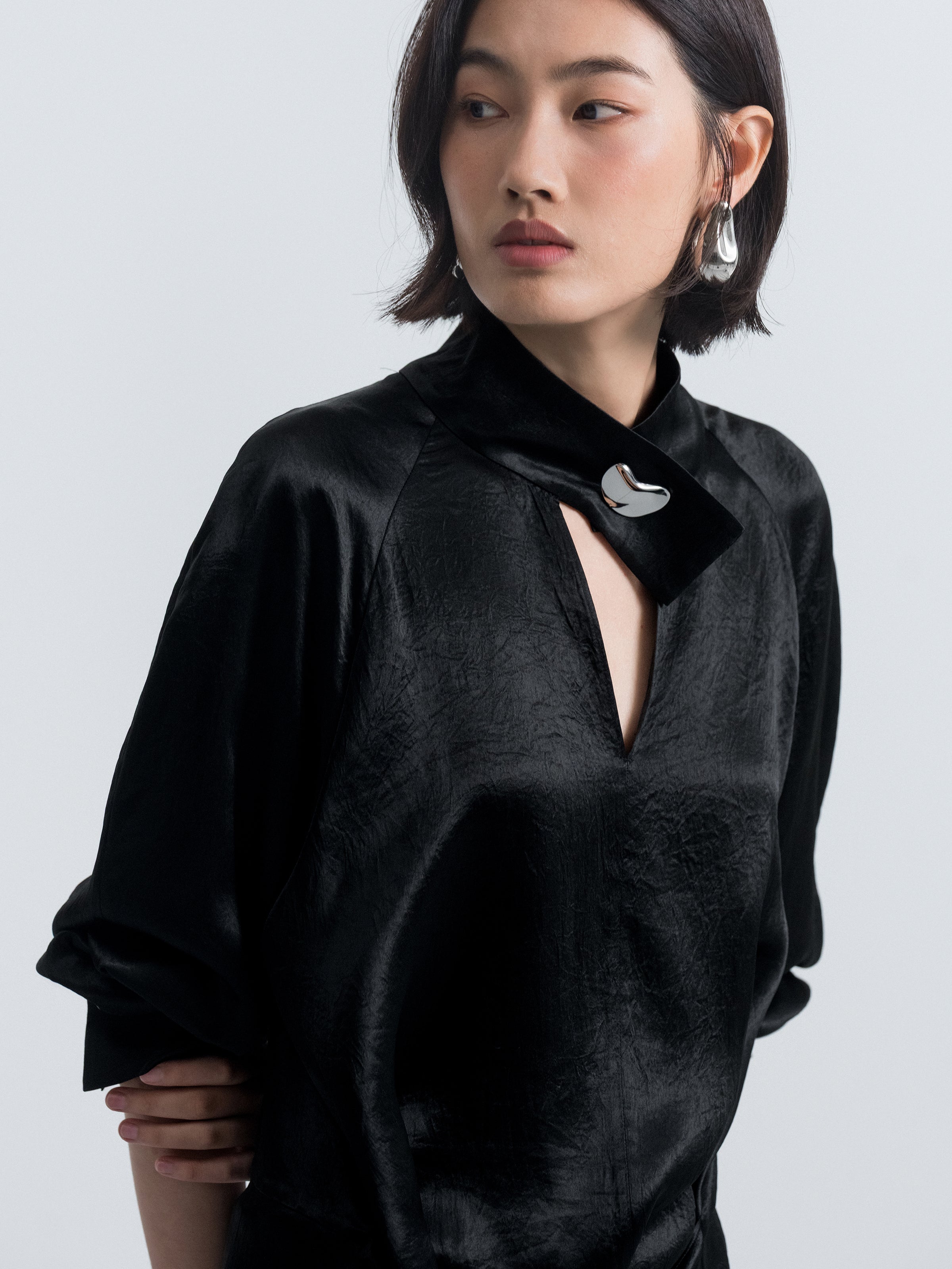 Layered Fitted Waist Turtleneck Top