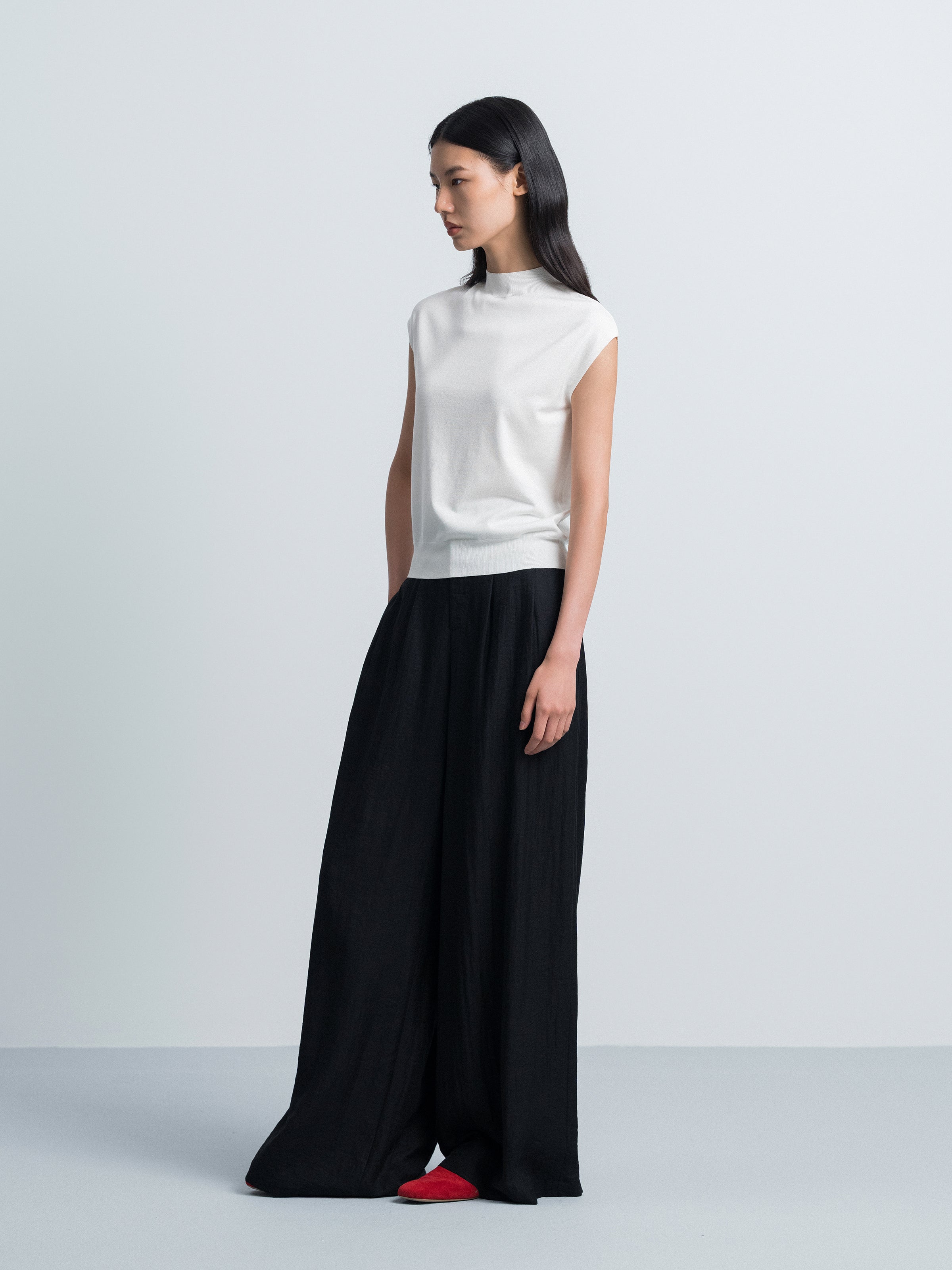Off White Mulberry Silk Semi-High Neck Cap Sleeve Pullover
