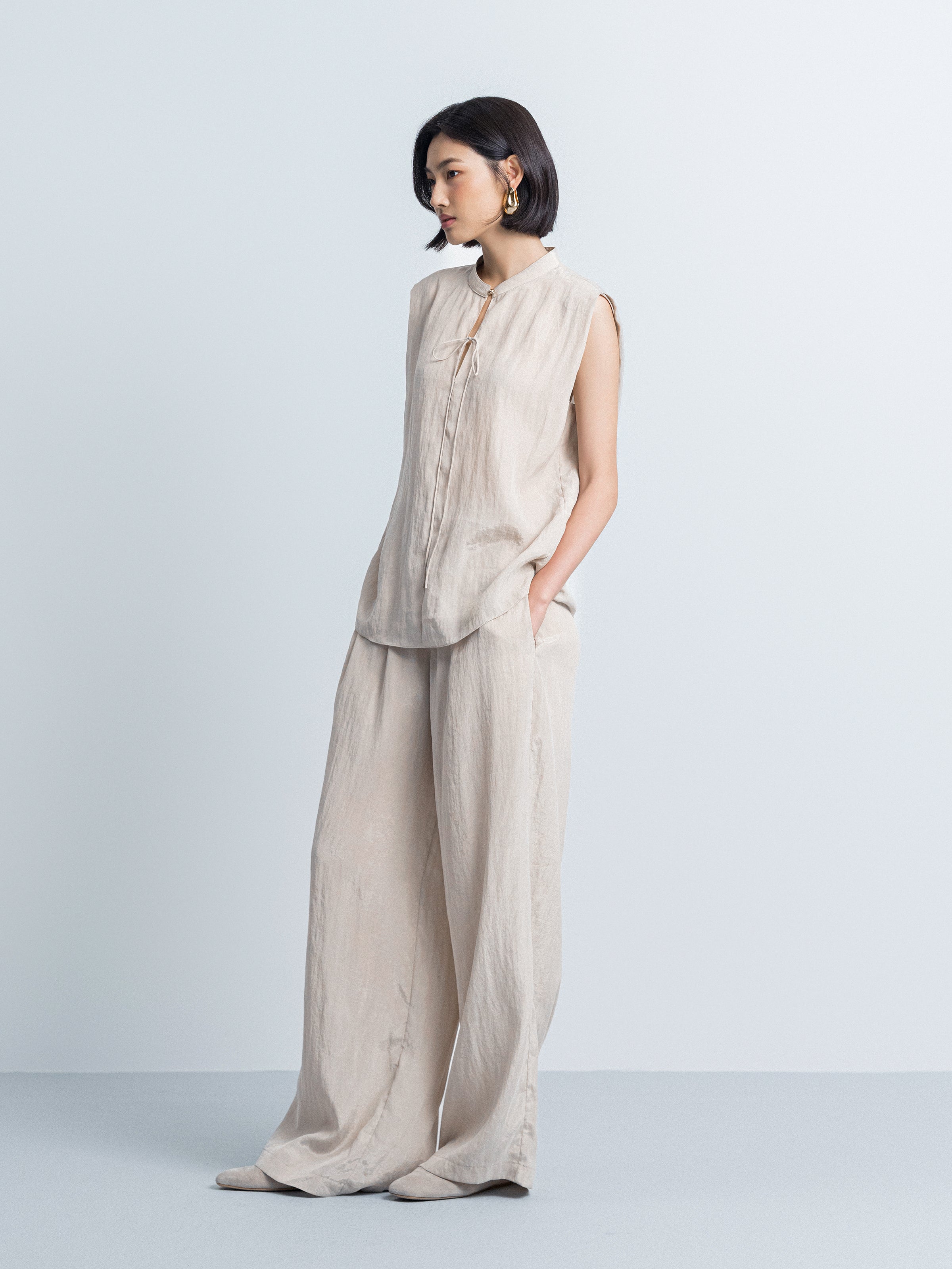 Sleeveless Stand Collar Tie Top
