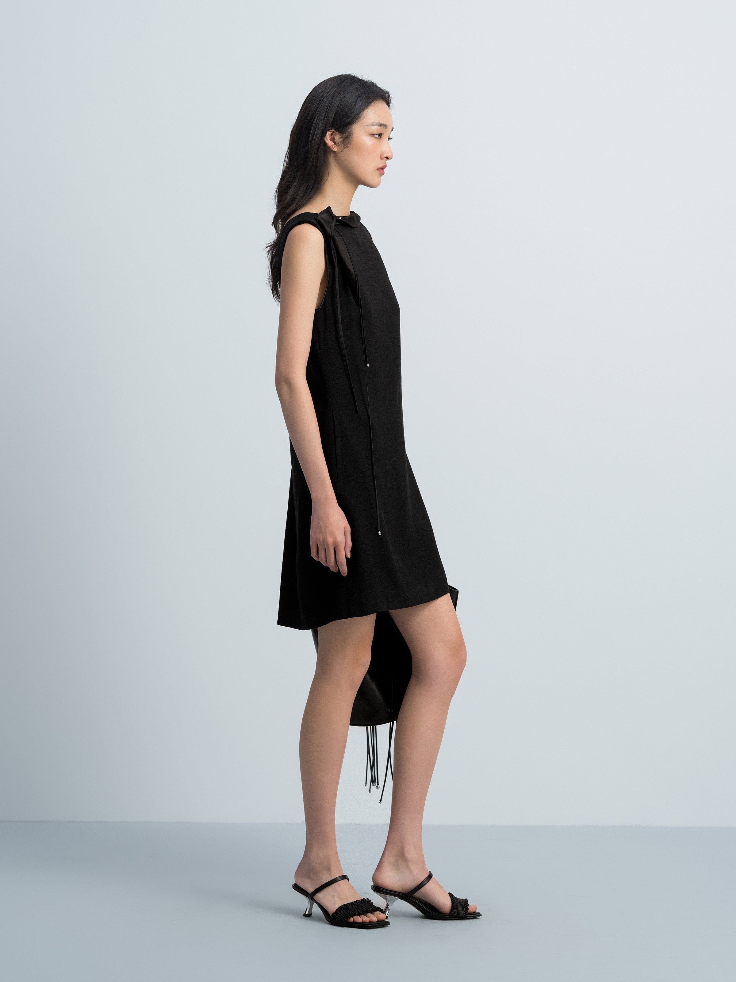 Black Diacetate Linen Weave Back V Knot Sleeveless Dress