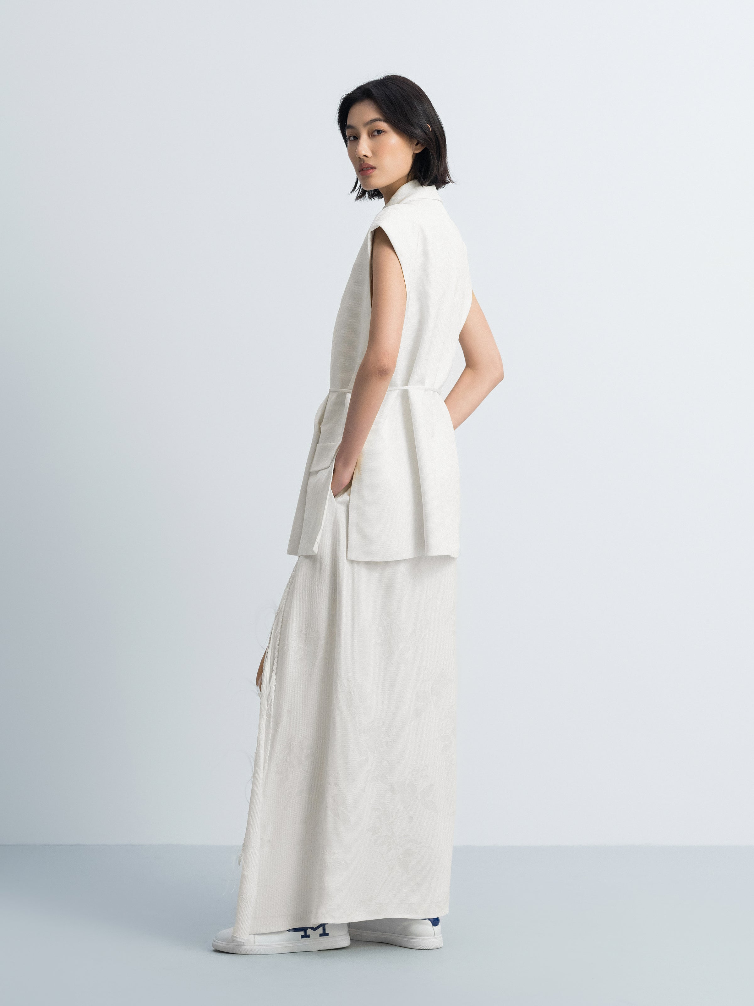 Cream White Rayon Jacquard Shawl Collar Self-Tie Vest