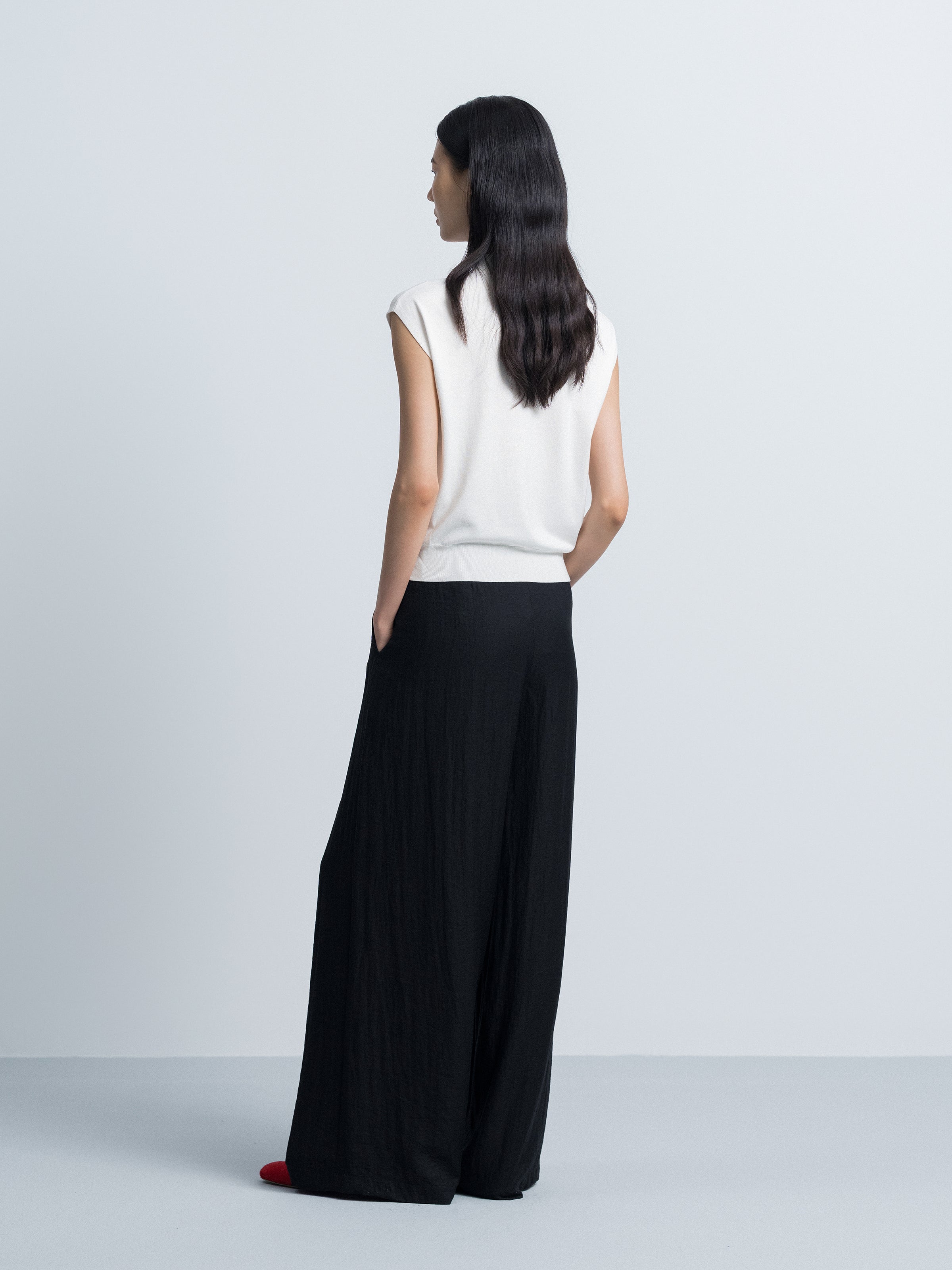 Off White Mulberry Silk Semi-High Neck Cap Sleeve Pullover