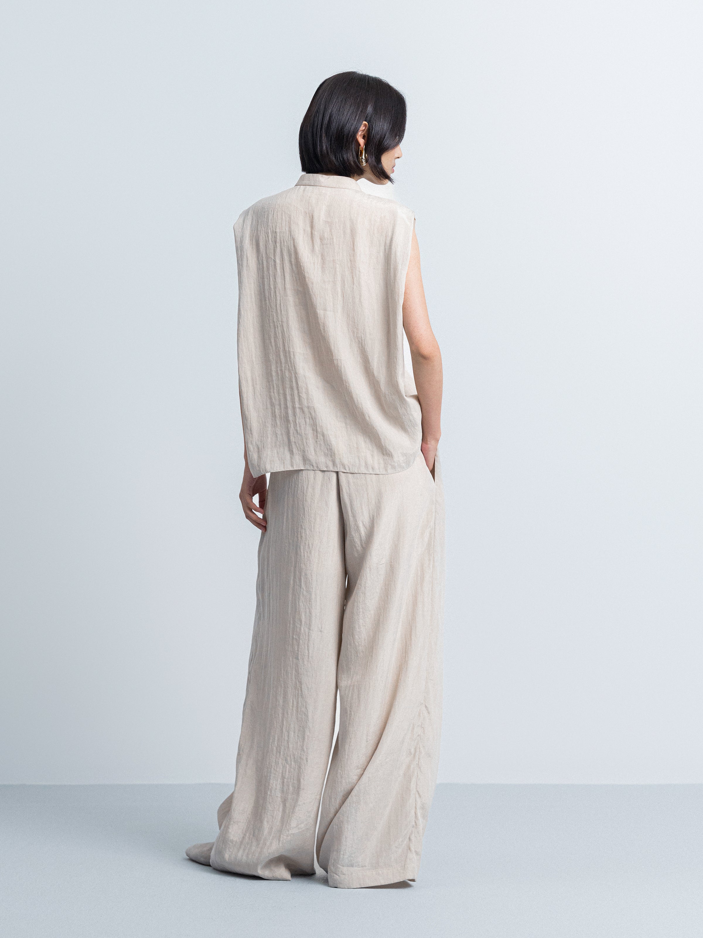 Sleeveless Stand Collar Tie Top