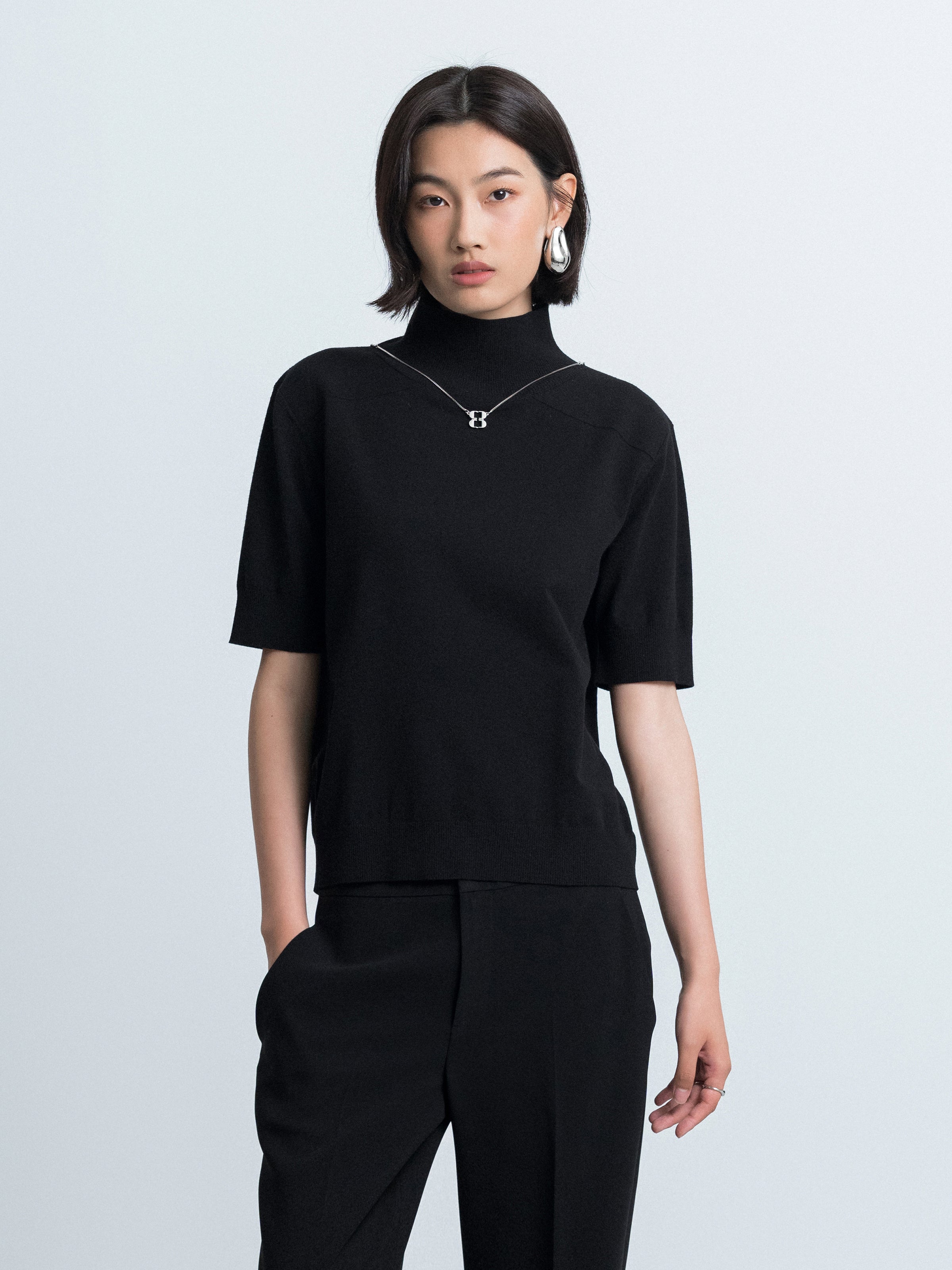 Short-Sleeve Crew Neck Knit Top