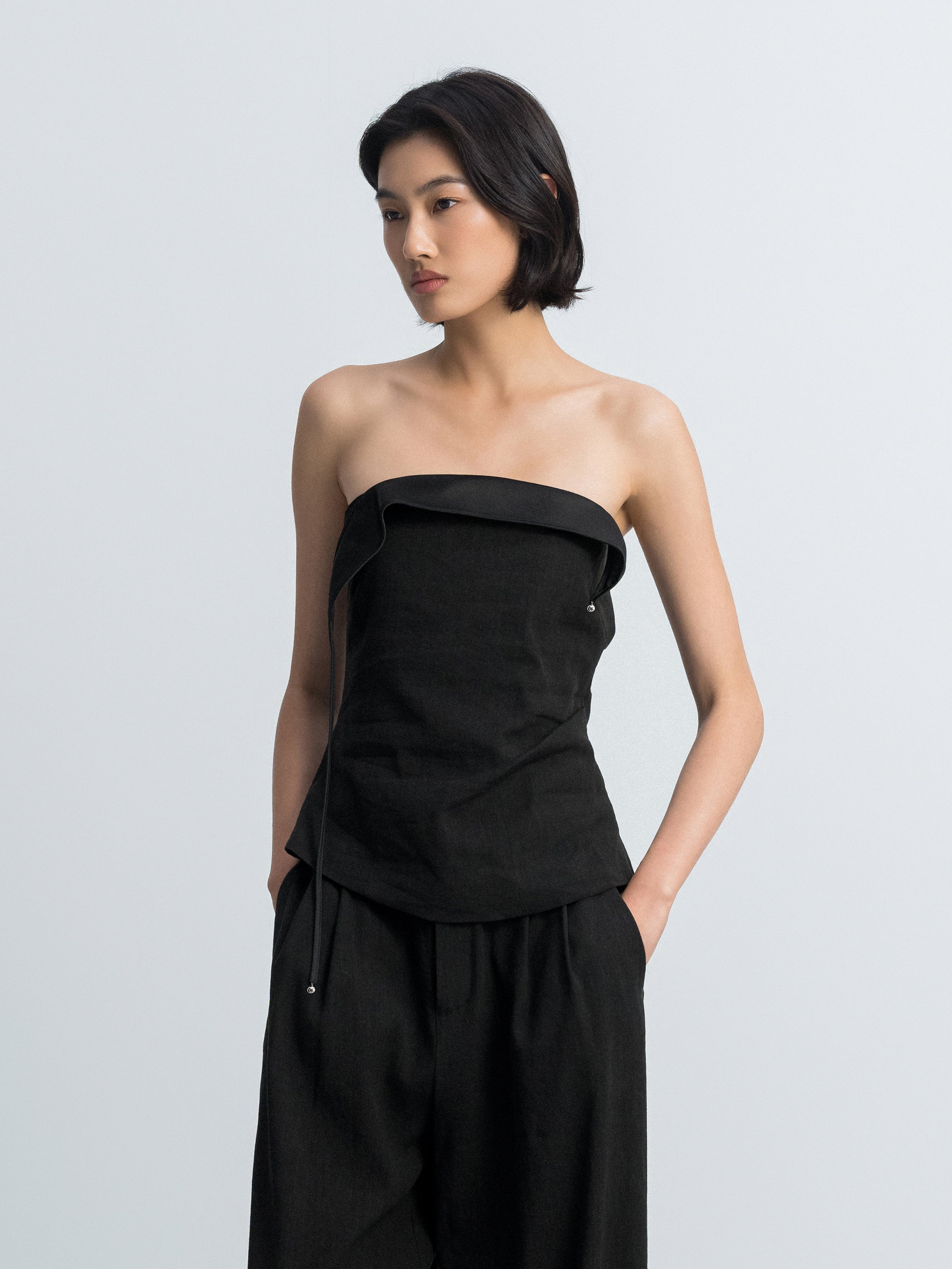 Black Linen Blend Strapless Clean Line Tube Top