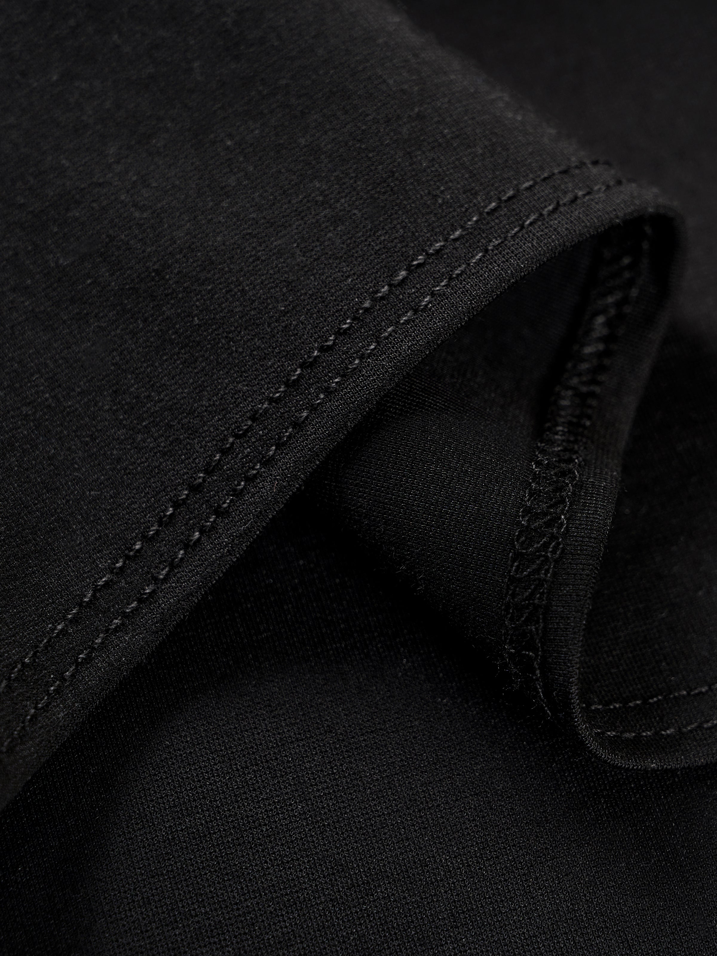Black Silk Romanit Knot Hem Short-Sleeve T-Shirt
